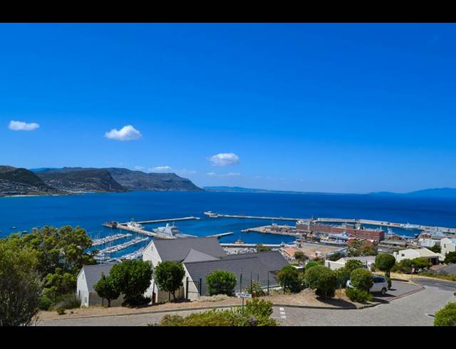 4 BEDROOM HOUSE FOR SALE IN SIMONSTOWN